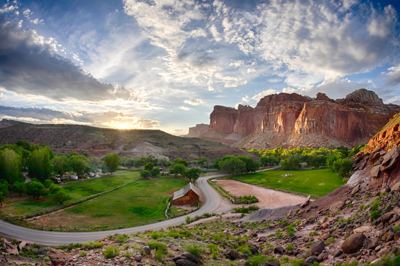 Illustration for article titled Capitol Reef - A not overlanding post